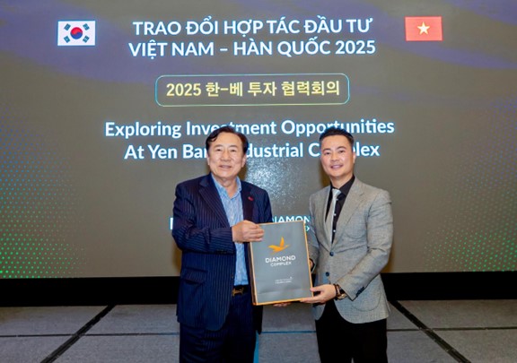 (Ông Kim Ki Mun – Chủ tịch Hiệp hội Doanh nghiệp vừa và nhỏ Hàn Quốc tham dự tại hội thảo hợp tác đầu tư Việt Nam – Hàn Quốc 2025)